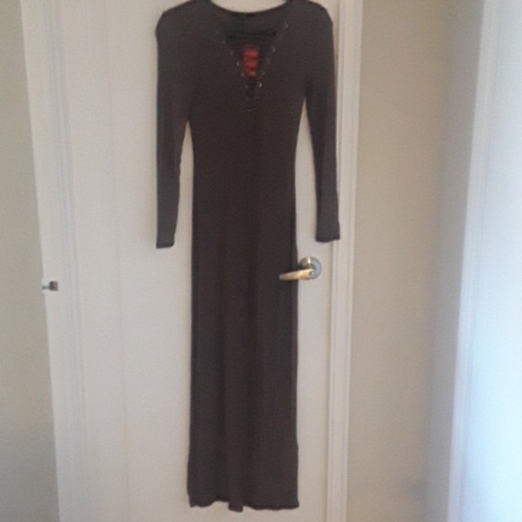 BNWT green long  sleeve maxi dress - Picture 1 of 3